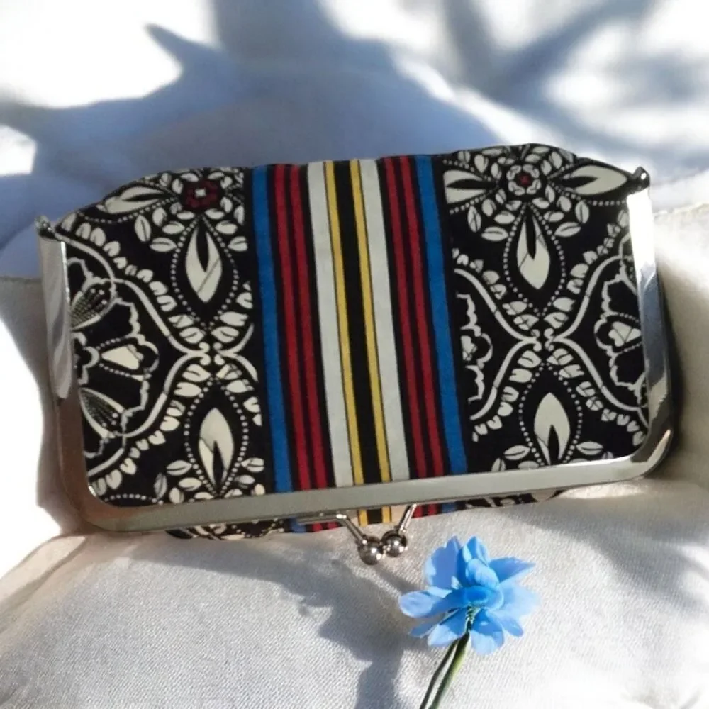 Vera Bradley Barcelona Black Kiss & Make Up Cosmetic Bag Kisslock Retired Travel